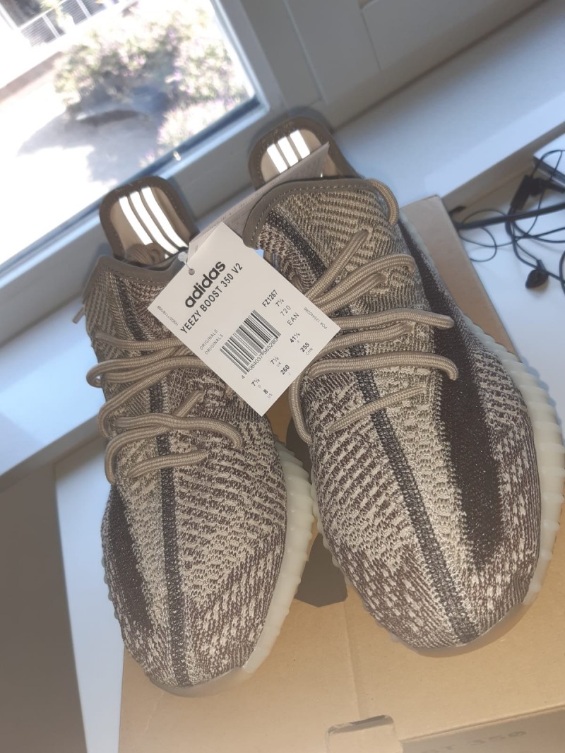yeezy Boost 350 v2 zyon