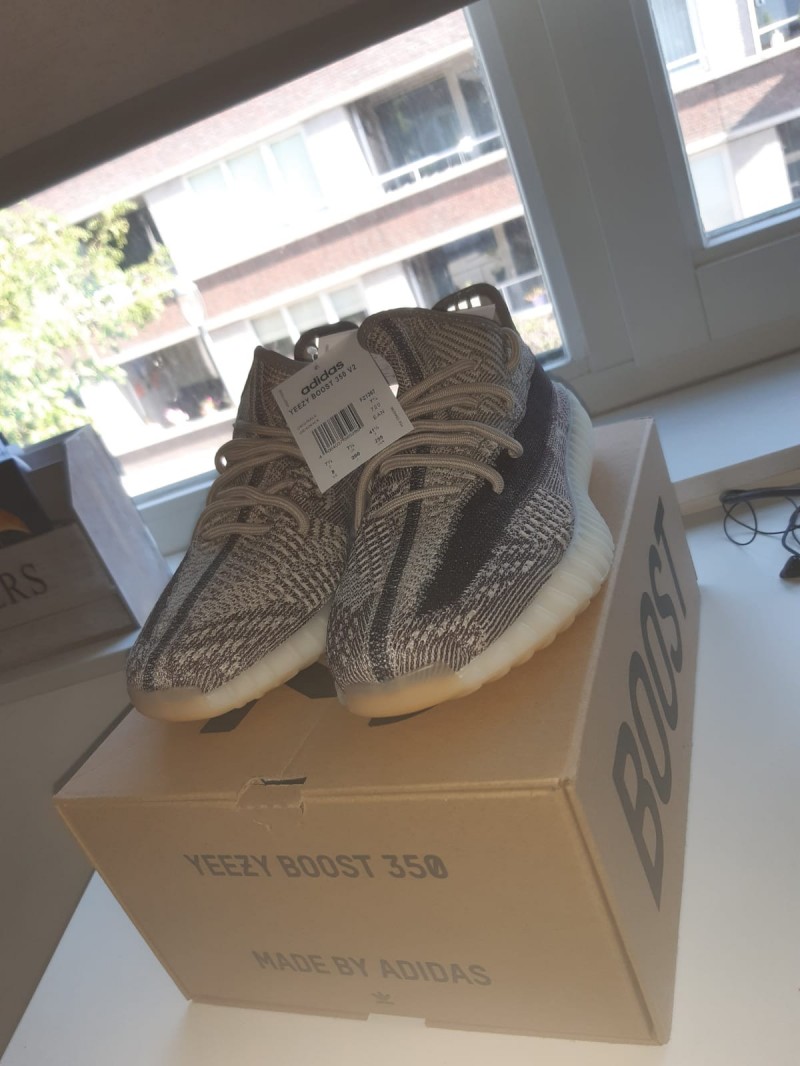 yeezy Boost 350 v2 zyon
