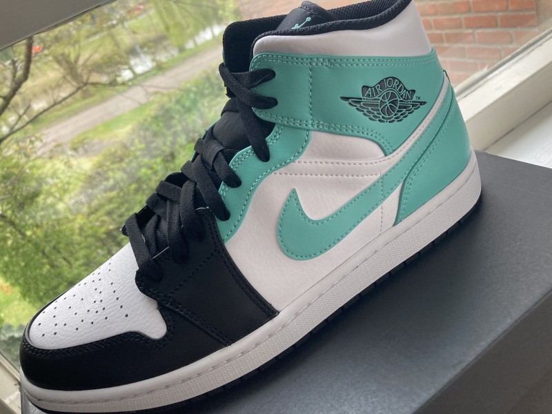 Nike Air Jordan 1 Mid